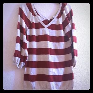 🌺Burgandy and cream blouse